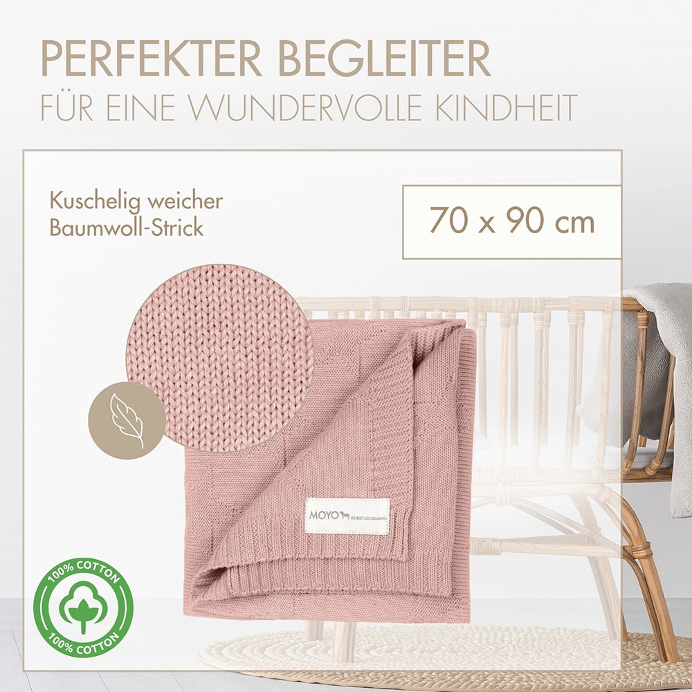 Knitted baby blanket with star pattern and enchanting rose quartz