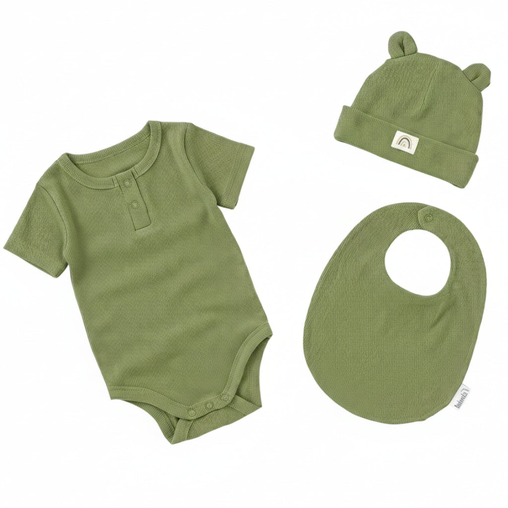Baby Geschenkset 3-teilig Oliv – Body, Mütze & Lätzchen